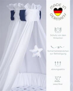Mionido Stubenwagen Maxi Weiß Pyjamabär Blau Inkl. Garnierung, Matratze Und Matratzenbezug 9 Mionido Stubenwagen Maxi Weiß Pyjamabär Blau Inkl. Garnierung, Matratze Und Matratzenbezug -Roba || Pinolino || Träumeland Verkäufe 0300 23 2