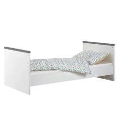 Schardt Candy Grey Kinderzimmer Inkl. Umbauseiten Mit 3-türigem Schrank -Roba || Pinolino || Träumeland Verkäufe 04 852 24 70 candy grey kombi kinderbett 70x140 umgebaut 2