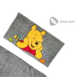 Hauck Highchair Pad Deluxe Sitzkissen Pooh -Roba || Pinolino || Träumeland Verkäufe 4007923667118.pt02.highchair pad deluxe pooh grey