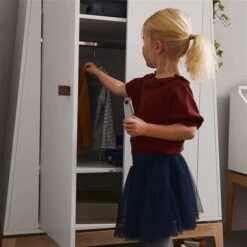 Leander Luna Kleiderschrank Klein Grau/Eiche 7 Leander Luna Kleiderschrank Klein Grau/Eiche -Roba || Pinolino || Träumeland Verkäufe 720210 03 leander luna wardrobe small white oak 1 1