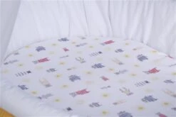 Mionido Stubenwagen Maxi Weiß Pyjamabär Gelb Mit Garnierung, Matratze Und Matratzenbezug -Roba || Pinolino || Träumeland Verkäufe mmm0790